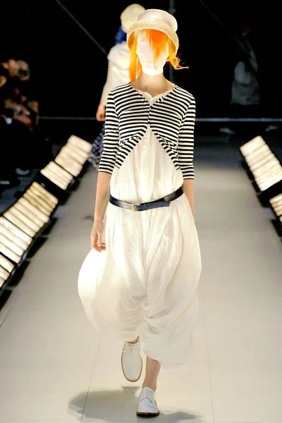 Look 30